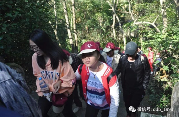 東都寶公司員工，聚首長嶼硐天